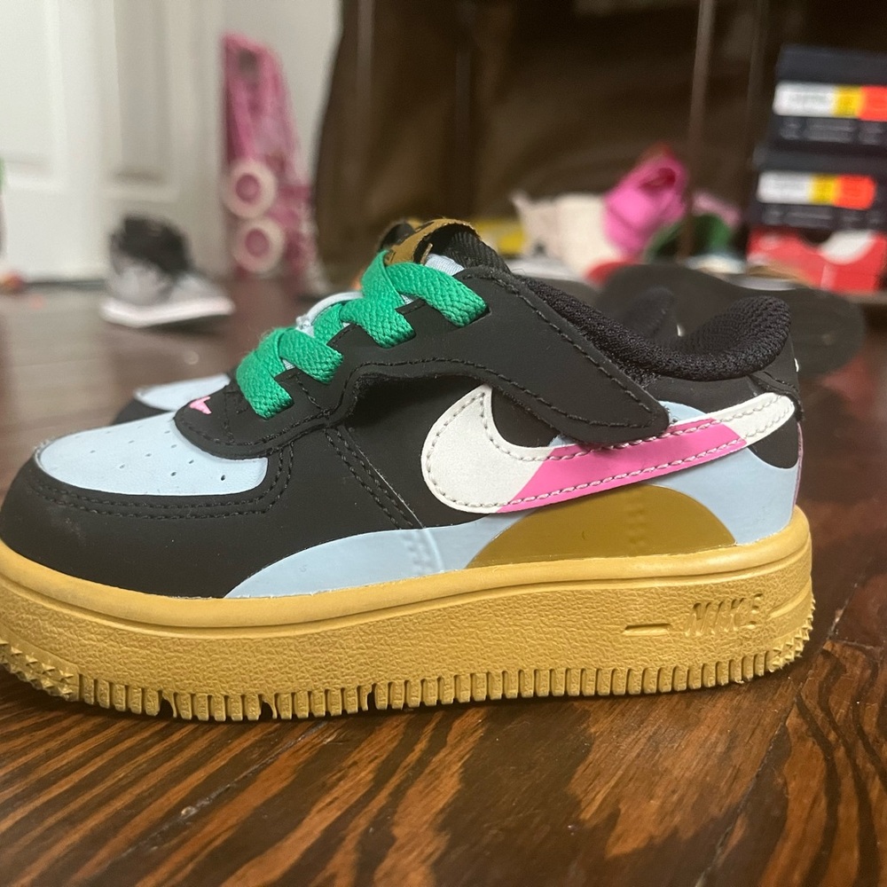 Nike Force 1 Low LV8 2 Easy On. Toddler 7